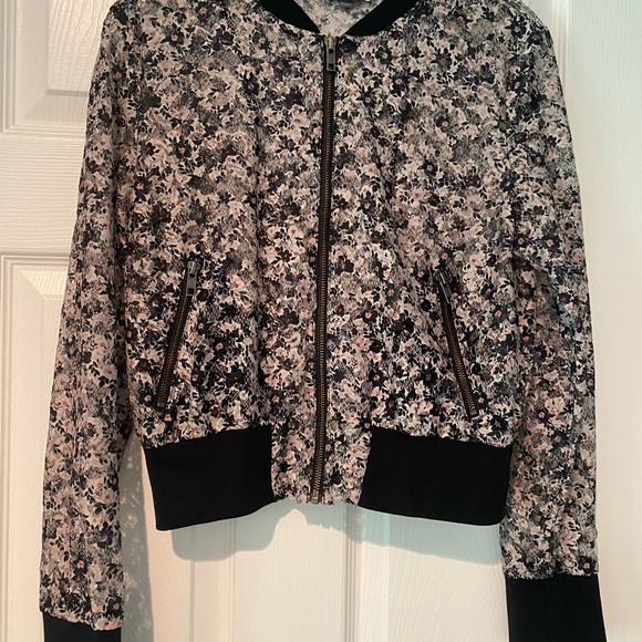 Chelsea28 Crop Lace Bomber Jacket - size Medium - Picture 3 of 5